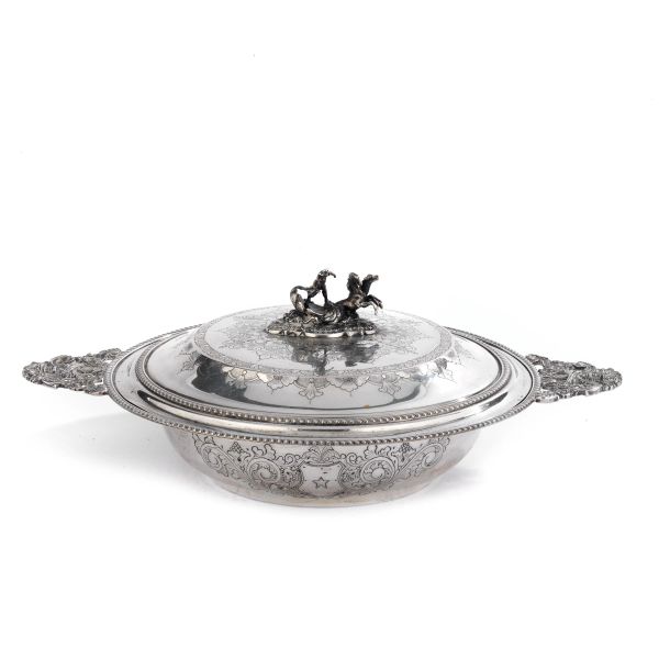 A SILVER TUREEN, 20TH CENTURY