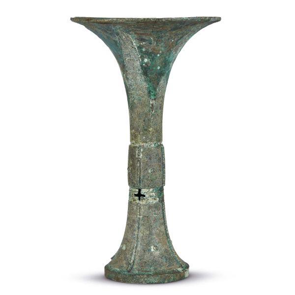 



A RITUAL BRONZE VASE (TYPE GU), SHANG DYNASTY (1600-1046 B.C.)