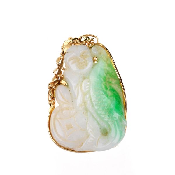 



ENGRAVED JADE PENDANT IN 14KT GOLD 