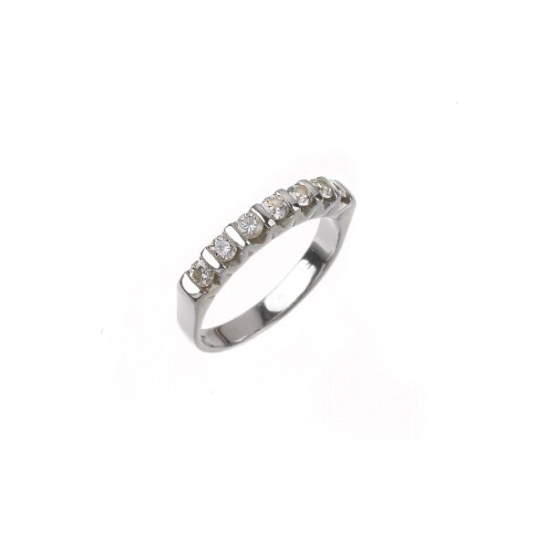 



DIAMOND RIVIERE RING IN 18KT WHITE GOLD