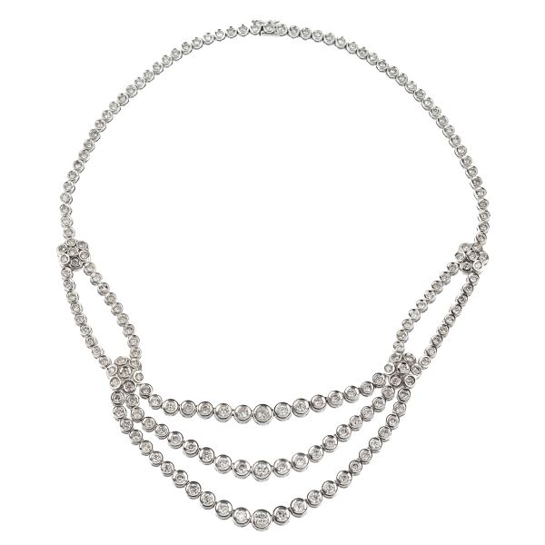 



DIAMOND NECKLACE IN 18KT WHITE GOLD