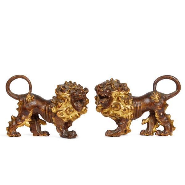 



A PAIR OF VENETIAN LIONS, 19TH CENTURY