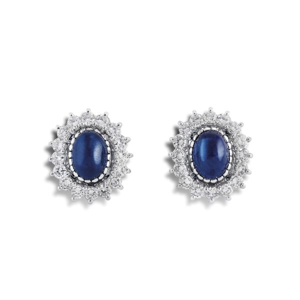 



SAPPHIRE AND DIAMOND FLORAL EARRINGS IN 18KT WHITE GOLD