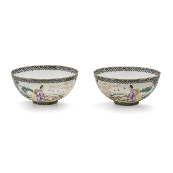 



A PAIR OF THIN-WALLED FALANGCAI BOWLS, CHINA, REPUBLIC PERIOD