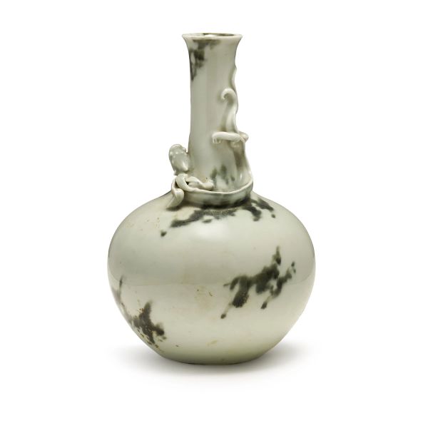 



MONOCHROME PORCELAIN VASE, CHINA, QING DYNASTY, 19TH CENTURY