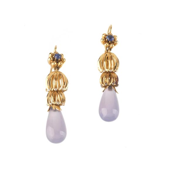 CHALCEDONY DROP EARRINGS IN 18KT YELLOW GOLD