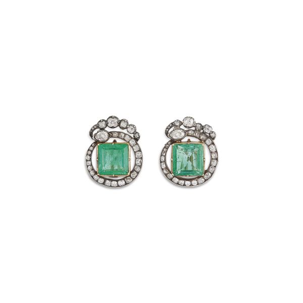 EMERALD AND DIAMOND STUD EARRINGS IN SILVER AND GOLD