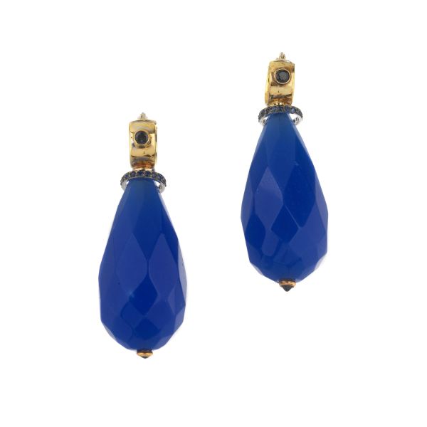 LONG CHALCEDONY DROP EARRINGS IN 18KT TWO TONE GOLD