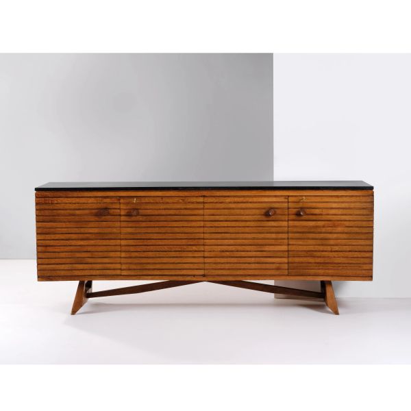 



CREDENZA