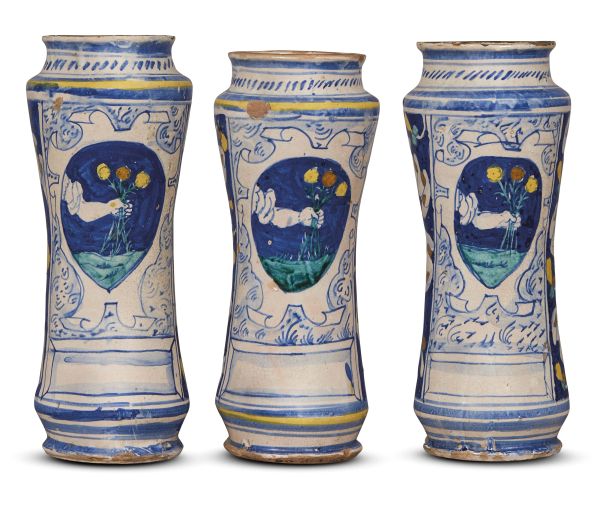 THREE TRAPANI PHARMACY JARS (ALBARELLI), FIRST HALF 17TH CENTURY