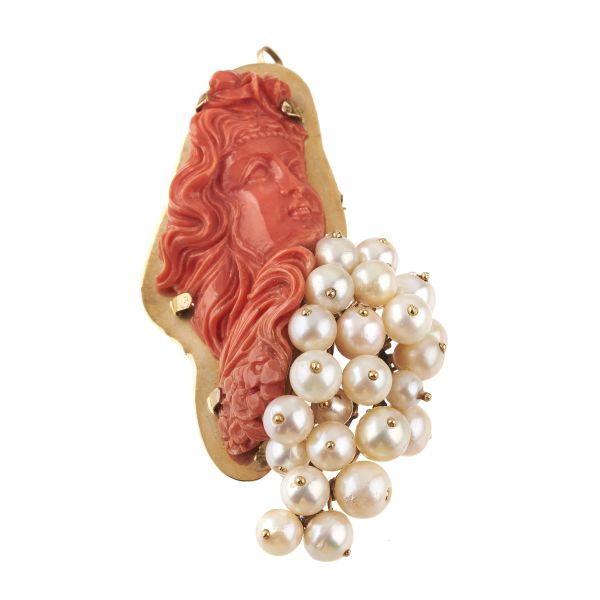 



BIG CORAL AND PEARL PENDANT/BROOCH IN 18KT YELLOW GOLD