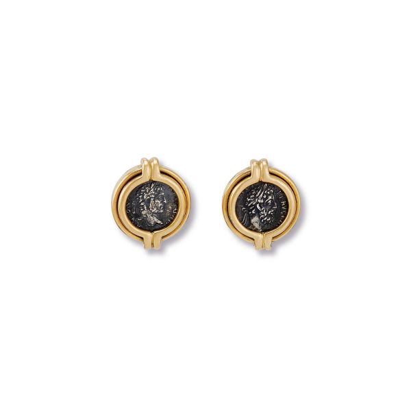 Bulgari - 



BULGARI PAIR OF COIN EARRINGS