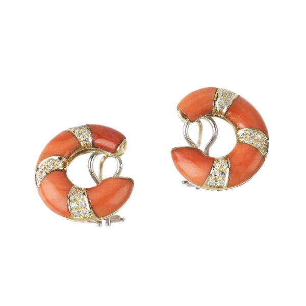 CORAL AND DIAMOND HORSESHOE EARRINGS IN 18KT TWO TONE GOLD