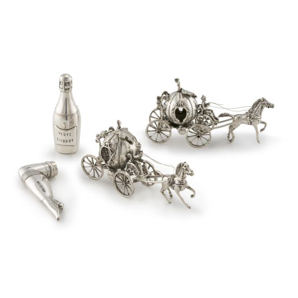 TWO STERLING SILVER  MATCHBOXES, LONDON, 1989, MARK OF DAVID A. BOWLES AND A PAIR OF SILVER MODELS OF CINDERELLA'S CARRIAGE, AREZZO, 20TH CENTURY