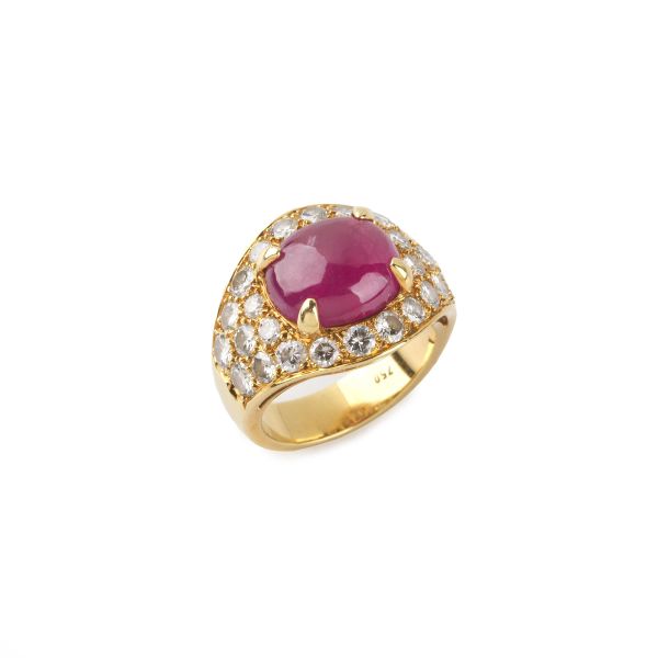 



RUBY AND DIAMOND RING IN 18KT YELLOW GOLD