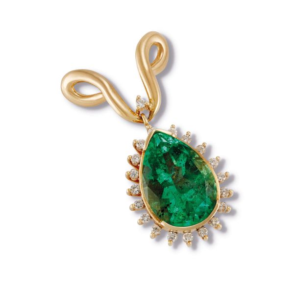 



COLOMBIAN EMERALD AND DIAMOND PENDANT IN 18KT YELLOW GOLD