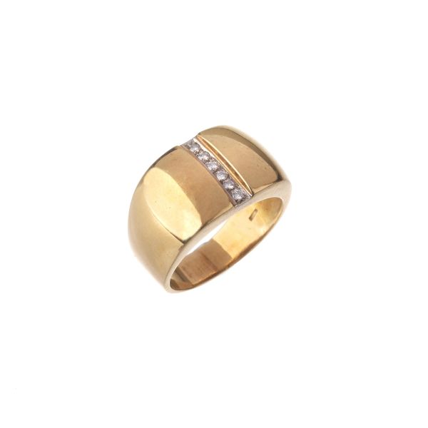 



DIAMOND BAND RING IN 18KT YELLOW GOLD