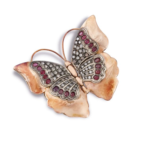 



BUTTERFLY-SHAPED BROOCH WITH RUBIES AND DIAMONDS