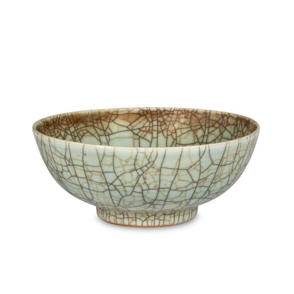 



GE-TYPE BOWL, CHINA, QING DYNASTY, XIX C.