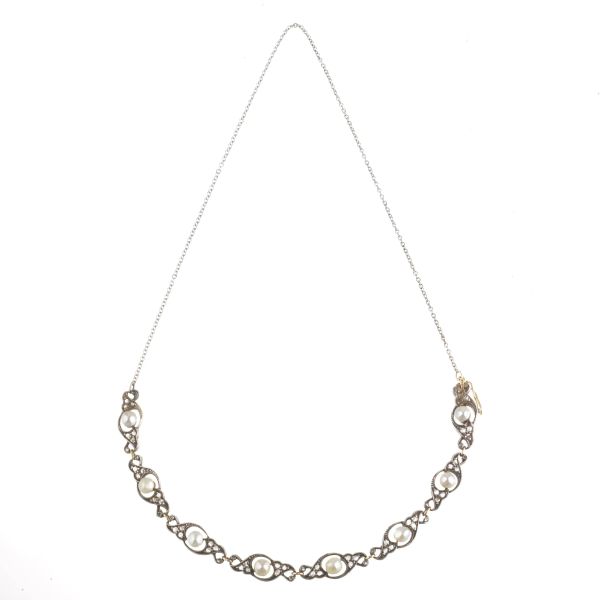PEARL AND DIAMOND NECKLACE IN SILVER GOLD AND METAL
