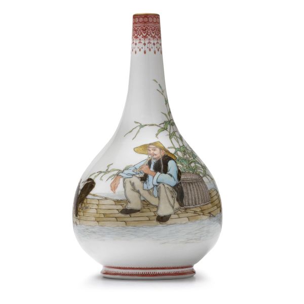 



A FAMILLE ROSE PORCELAIN YUHUCHUNPING VASE, CHINA, 20TH CENTURY 
