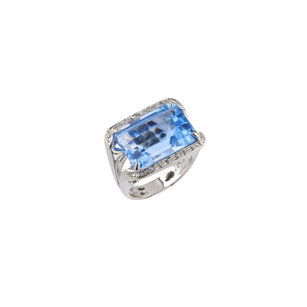 



SEMIPRECIOUS STONE AND DIAMOND RING IN 18KT WHITE GOLD