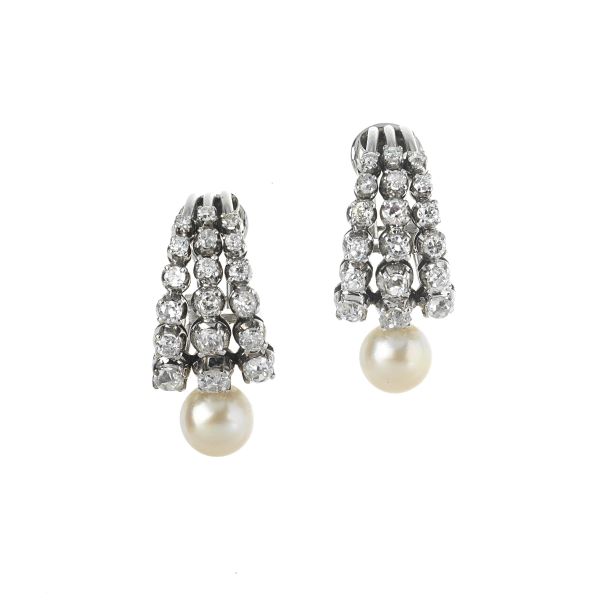 PEARL AND DIAMOND EARRINGS IN 18KT WHITE GOLD