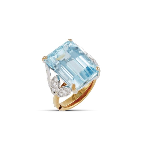 AQUAMARINE AND DIAMOND RING IN 18KT TWO TONE GOLD