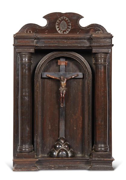 



A TUSCAN AEDICULA WITH CRUCIFIED CHRIST, 18TH CENTURY