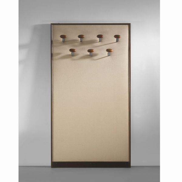 



COAT RACK, WOODEN STRUCTURE 