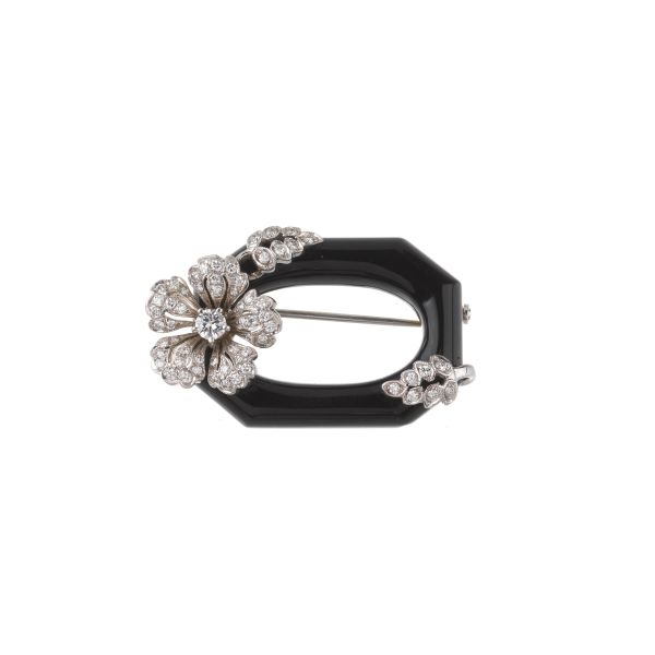 



FLORAL ONYX AND DIAMOND BROOCH IN 18KT WHITE GOLD