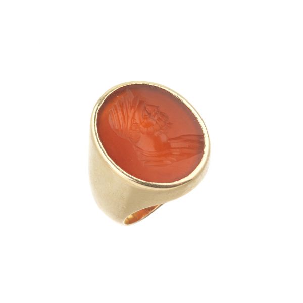 ENGRAVED CARNELIAN CHEVALIER RING IN 18KT YELLOW GOLD