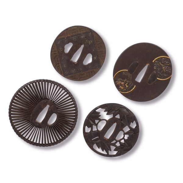 



GRUPPO DI QUATTRO TSUBA, GIAPPONE, PERIODO MEIJI, SEC. XIX