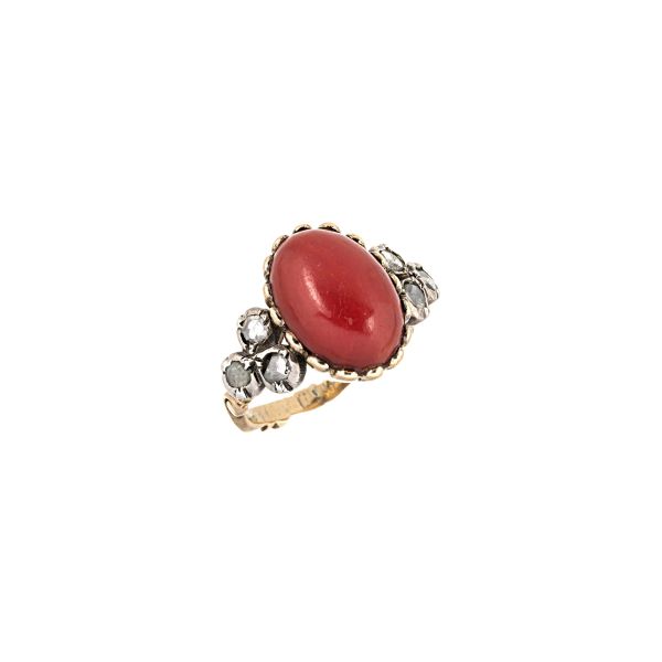 



RING WITH CORAL AND DIAMONDS