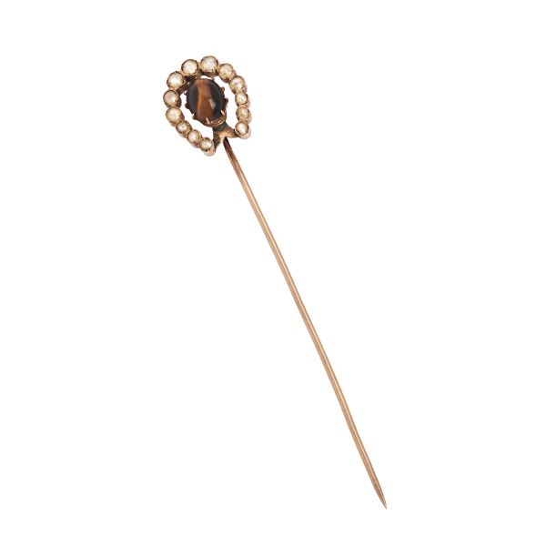 



TIGER EYE AND PEARL PIN IN 9KT GOLD 