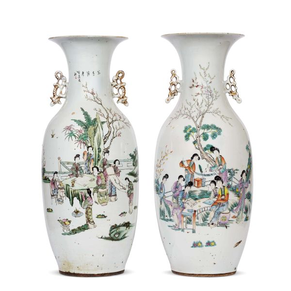 A PAIR OF VASES, QING DYNASTY, 19TH-20TH CENTURIES