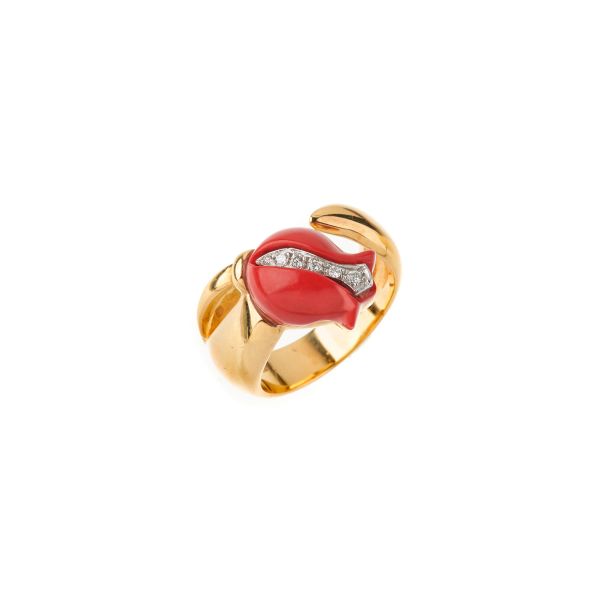 



DIAMOND FLORAL RING IN 18KT TWO TONE GOLD