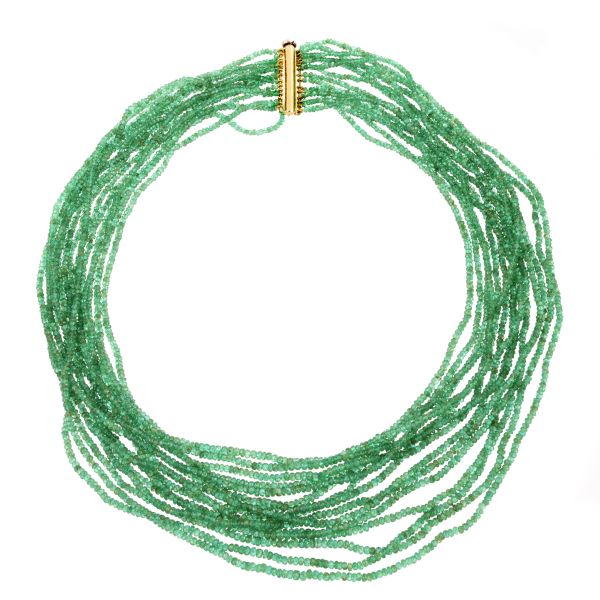 



COLLANA CON SMERALDI