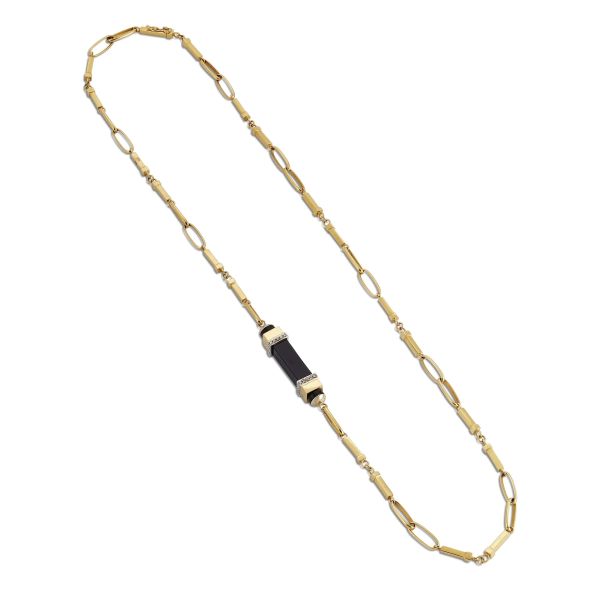LONG ONYX AND DIAMOND CHAIN NECKLACE IN 18KT YELLOW GOLD
