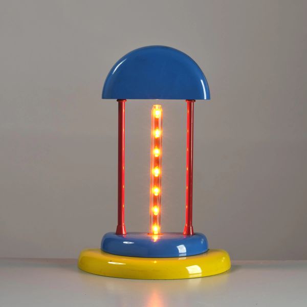 



LAMPADA DA TAVOLO 