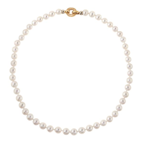 



PEARLS NECKLACE