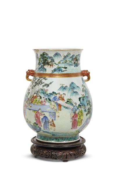A VASE, CHINA, QING DYNASTY, 18TH-19TH CENTURIES