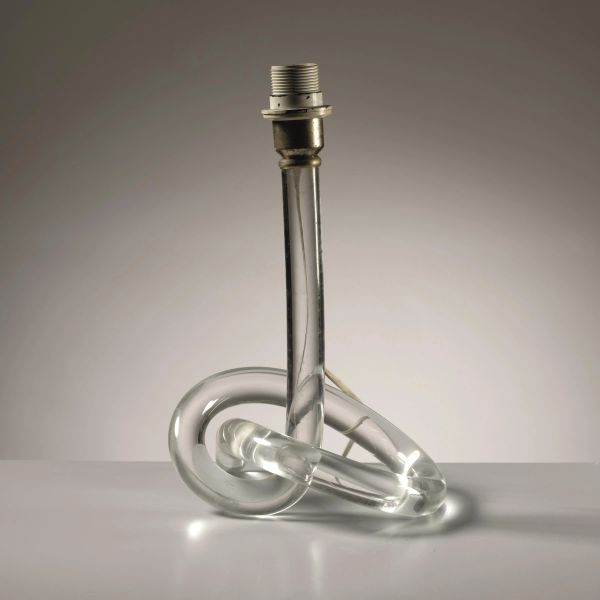 



LAMPADA DA TAVOLO 