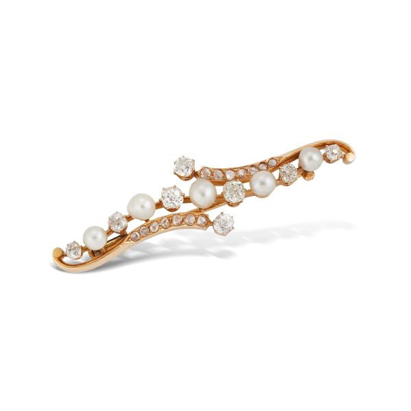 



PEARL AND DIAMOND BARRETTE BROOCH IN 18KT ROSE GOLD