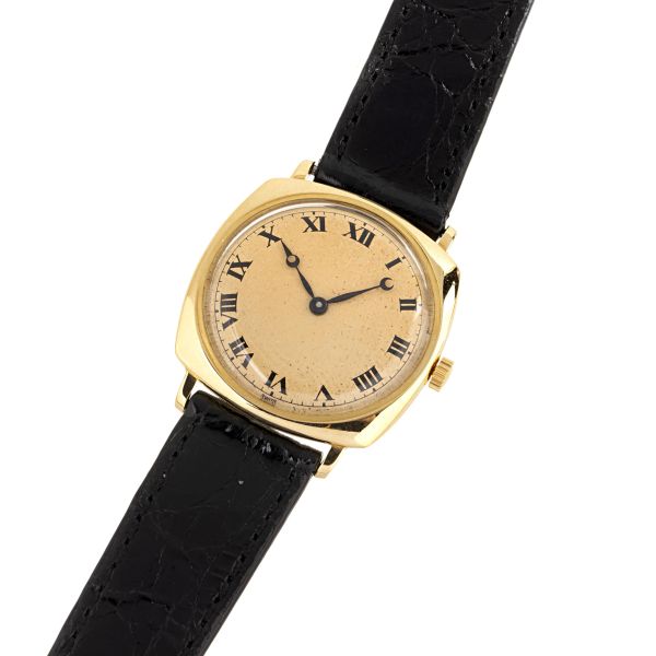 



YELLOW GOLD WRISTWATCH