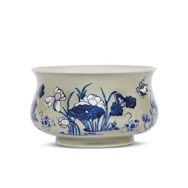 A LARGE BOWL, CHINA, QING DYNASTY, 18TH CENTURY