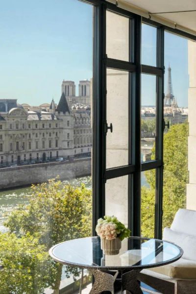 Cheval Blanc Paris, Parigi