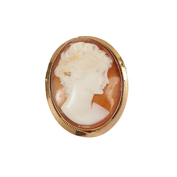 



CAMEO BROOCH IN 18KT YELLOW GOLD
