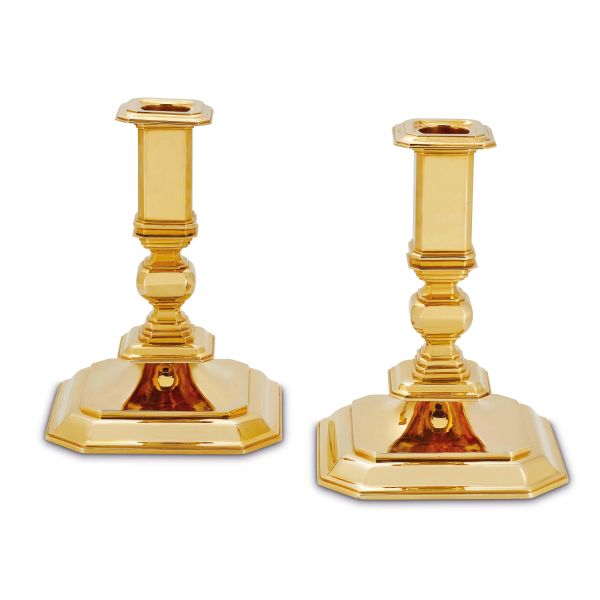 Bulgari - 



BULGARI PAIR OF CANDLESTICKS IN 18KT YELLOW GOLD