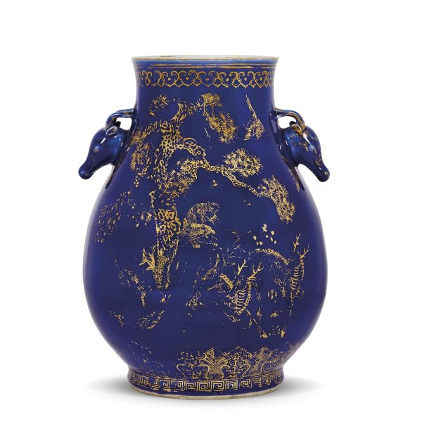 



A VASE, CHINA, QING DYNASTY, 19TH CENTURY